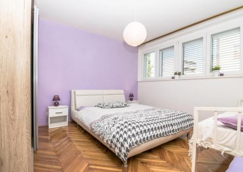 City Center Apartment with Balcony