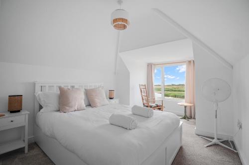 Postel nebo postele na pokoji v ubytování Bay View Luxury Stays - Southdown