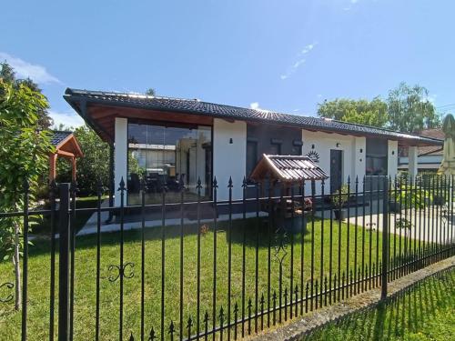 Casa Blanca Apartman II