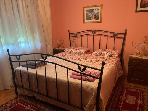 Ένα ή περισσότερα κρεβάτια σε δωμάτιο στο Villa Janković