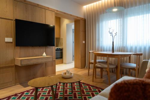 Chic Apt with New Bazaar View