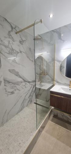 Ένα μπάνιο στο Synécure Appartement