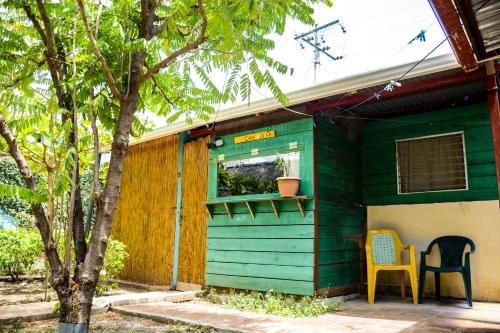 Bangunan di mana terletaknya rumah tamu ini