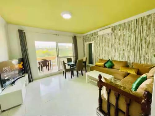 Benalbeach Seaview 3 bedroom appartement