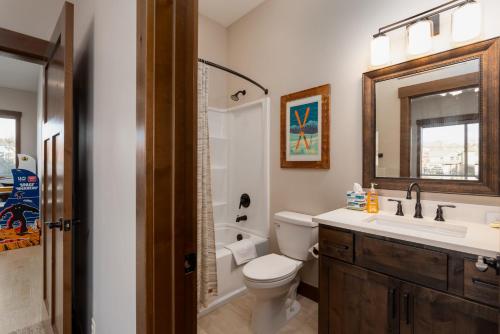 Koupelna v ubytování 219 Elk Ranch Private Hot Tub