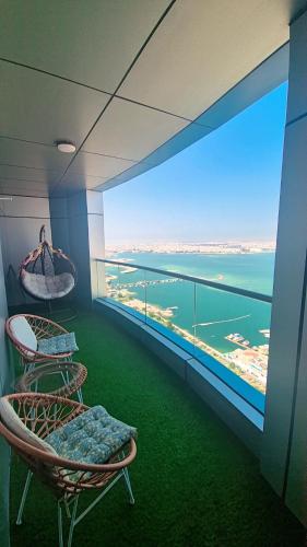 Luxury Romantic Sea View Apartment-ERAإقامة هادئة إطلالة بحرية موقع استثنائي- Manama