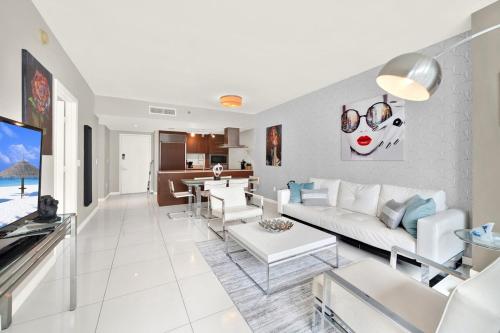 Luxurious 5-STAR condo at the ICON Brickell photo 9