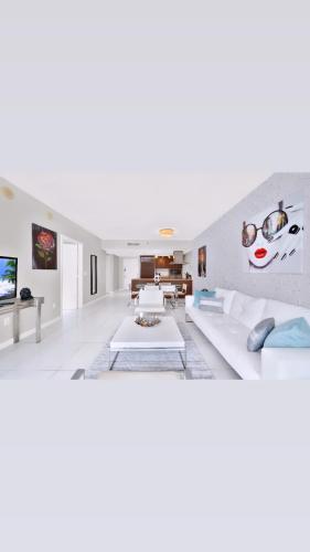 Luxurious 5-STAR condo at the ICON Brickell photo 10