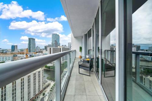 Luxurious 5-STAR condo at the ICON Brickell photo 14