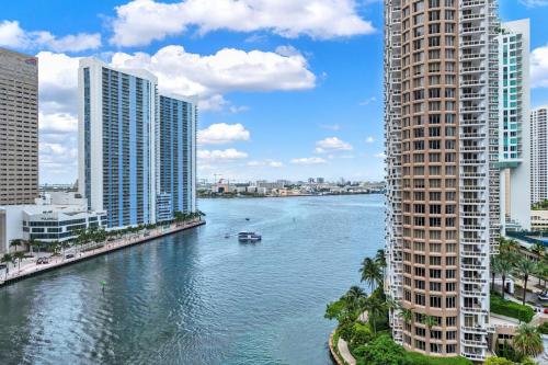 Luxurious 5-STAR condo at the ICON Brickell photo 18