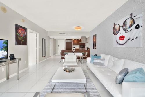Luxurious 5-STAR condo at the ICON Brickell photo 40
