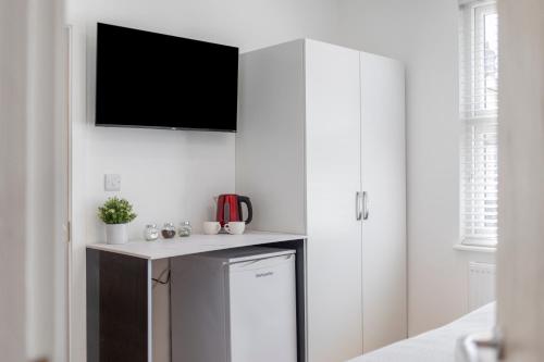 Gallery image of Studio at Tube Station Ground Floor Private Bathroom and shared Kitchen 1 in Edgware