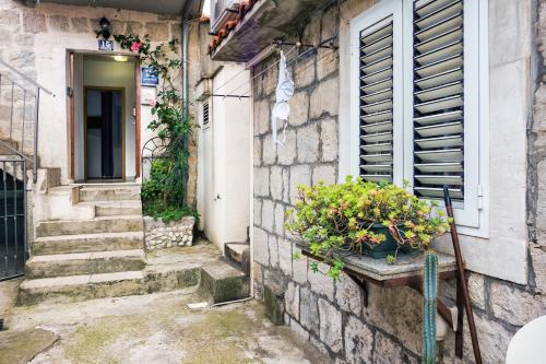 SplitStay Central & Quiet - 5 min to Riva