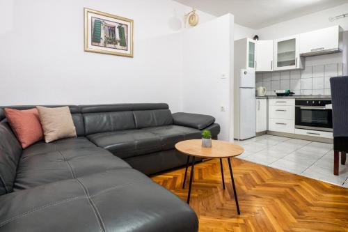 SplitStay Central & Quiet - 5 min to Riva