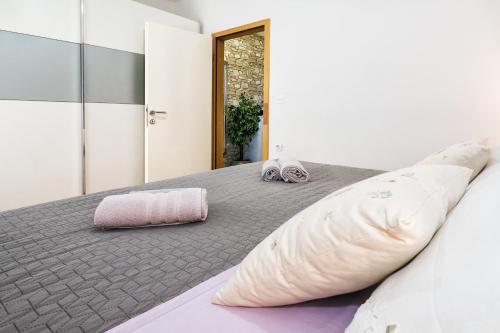 SplitStay Central & Quiet - 5 min to Riva