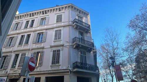 Stylish Central Cannes Apartment