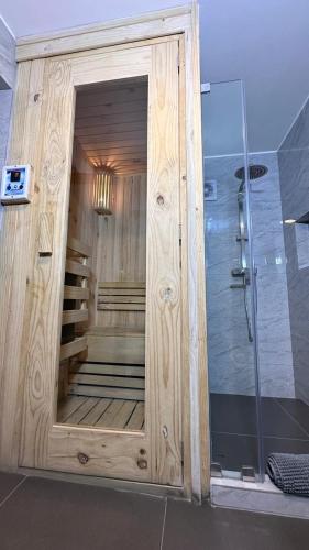 Un baño de Serenzza Hotel