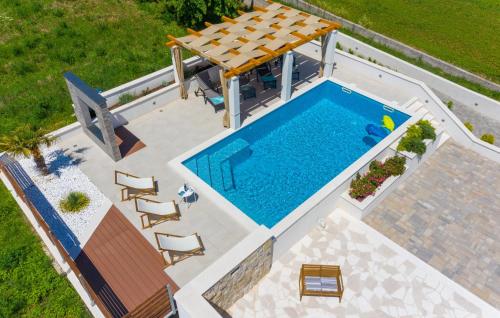 Πισίνα στο ή κοντά στο Beautiful Home In Svib