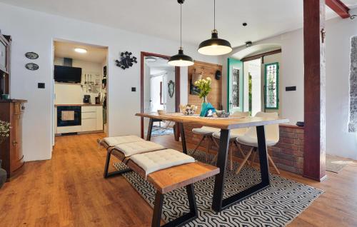 Gorgeous Apartment In Lovran With Wifi