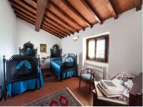 Posezení v ubytování Farmhouse in Tuscany with Pool and Valley Views