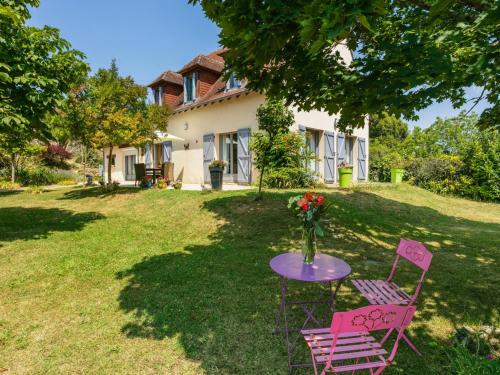 Maison avec piscine privée, 3 chambres et jardin fleuri, proche de Sarlat et des sites touristiques. - FR-1-616-179