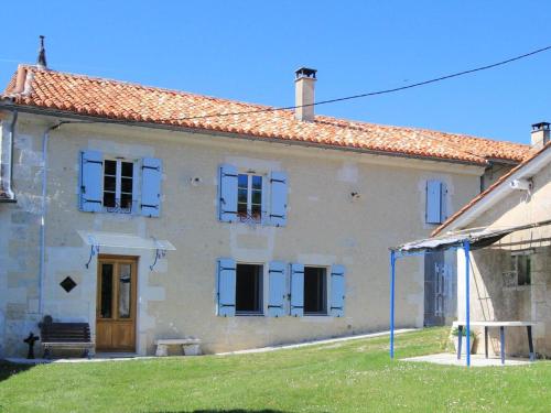Gîte charentais avec cour privative, baby-équipement, télétravail, vélos, BBQ, animaux acceptés - FR-1-653-170