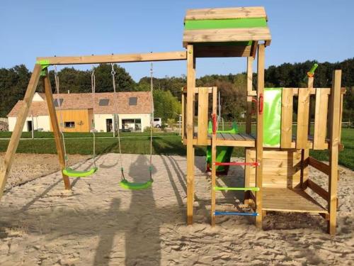 Photo de la galerie de l'établissement Gîte spacieux et confortable proche de La Flèche - FR-1-410-471, à Villaines-sous-Malicorne