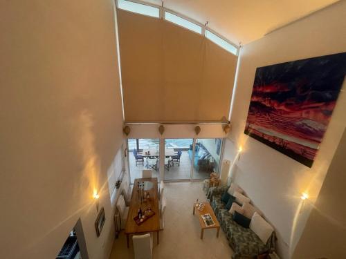 Beach Artemisia Malibu style town house sleep 6