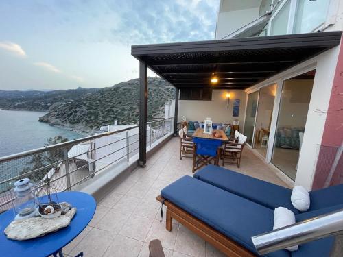 Beach Artemisia Malibu style town house sleep 6
