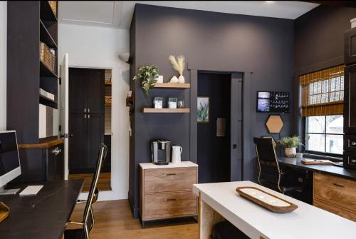 Φωτογραφία από το άλμπουμ του Midtown Oasis σε Φορτ Κόλινς