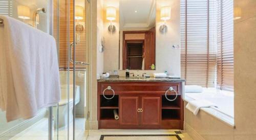 Ένα μπάνιο στο Jiande Peninsula Kaihao Hotel