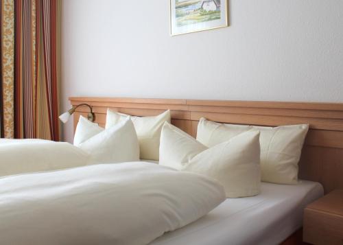 Katil atau katil-katil dalam bilik di Hotel Waldidyll