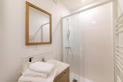 Ένα μπάνιο στο Le Yellow Studio neuf lumineux Agen hyper centre Gare 800m