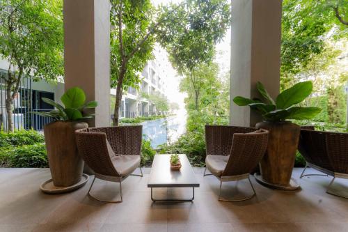 Taman di luar La Casita Pool Access Condo Huahin Only 10 minutes to the beach