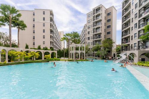 Kolam renang di atau dekat dengan La Casita Pool Access Condo Huahin Only 10 minutes to the beach