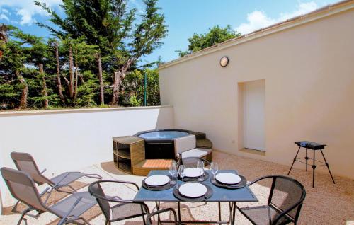 Stunning Home In Rousson With Wifi