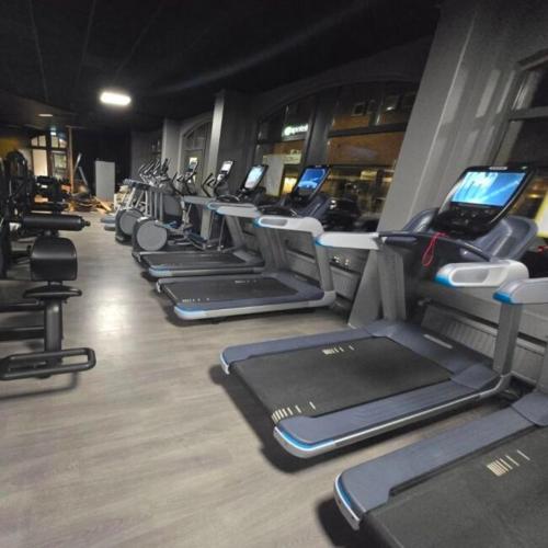Fitness centrum a/nebo fitness zařízení v ubytování Hotell Bro