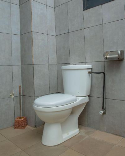 Koupelna v ubytování KK Lodging Yaounde Fouda