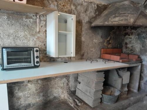Una cocina o zona de cocina en Oustal marcellin