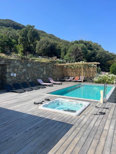 Πισίνα στο ή κοντά στο Villa architecte U Paradisu