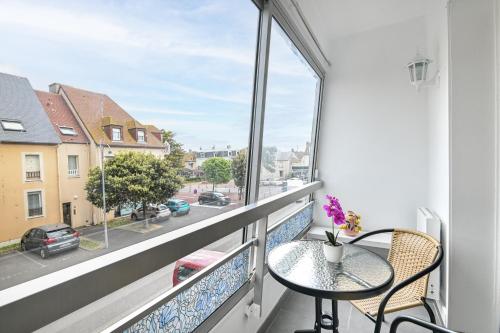 Photo de la galerie de l'établissement Jolie Déco - A 400 m de la digue, à Courseulles-sur-Mer