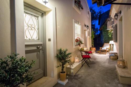 Village House Lianelia Boutique