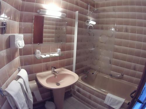 Koupelna v ubytování Boustigue Hotel