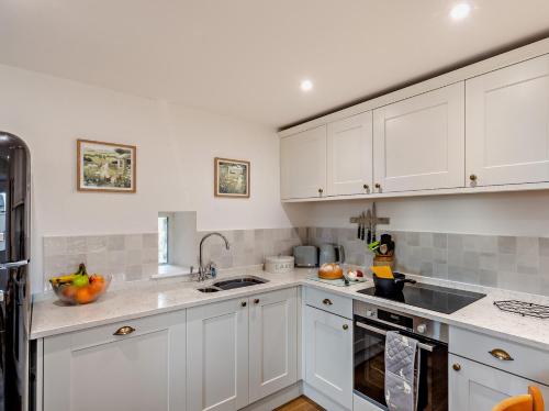 Dapur atau dapur kecil di 2 Bed in Ripon 94000
