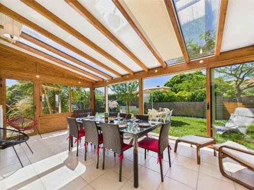 Maison pour 8 - 5min de la plage - jardin & véranda