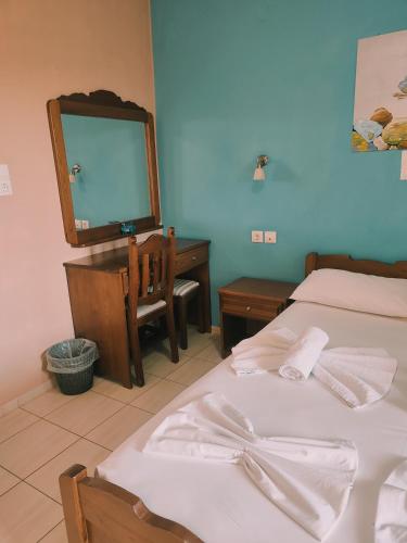 Кровать или кровати в номере kyriaki room 5