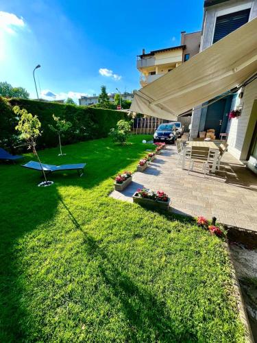 Κήπος έξω από το Villa for the Grand Prix in Monza