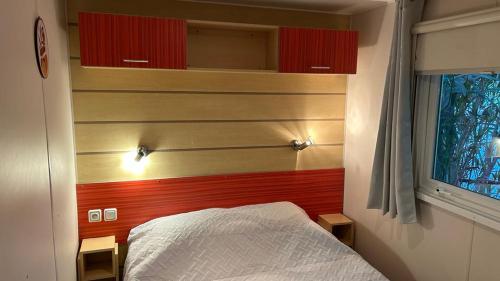 Posteľ alebo postele v izbe v ubytovaní Mobil home Les Sables d'Or Agde