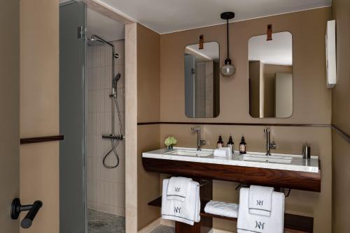 Ένα μπάνιο στο Norman Paris Hôtel & Spa