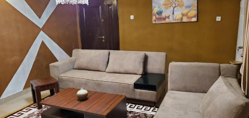 Zona de estar de TwinVilleCove, affordable villas located in Ajah